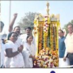 विद्यापीठ नामांतरच्या लढ्यातील शहिदांना अभिवादन